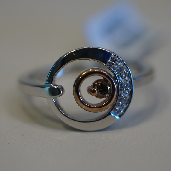 Jewelry - 10KTT genuine Chocolate & White Diamond Ring